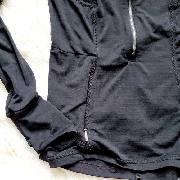 Athleta half-zip long sleeve running shirt Size XS - Picture 3 of 7